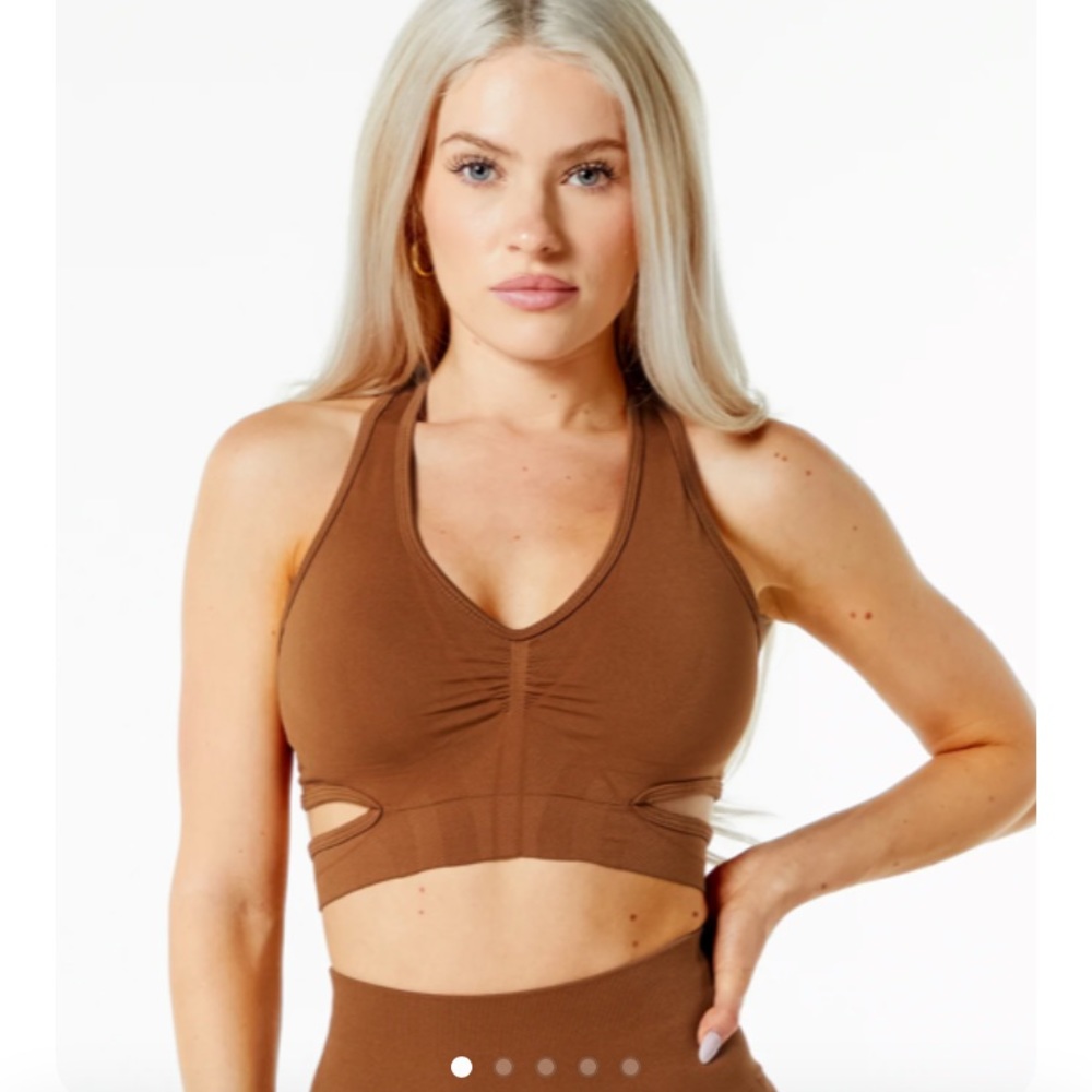 Amplify Stratus Bra in Butterscotch